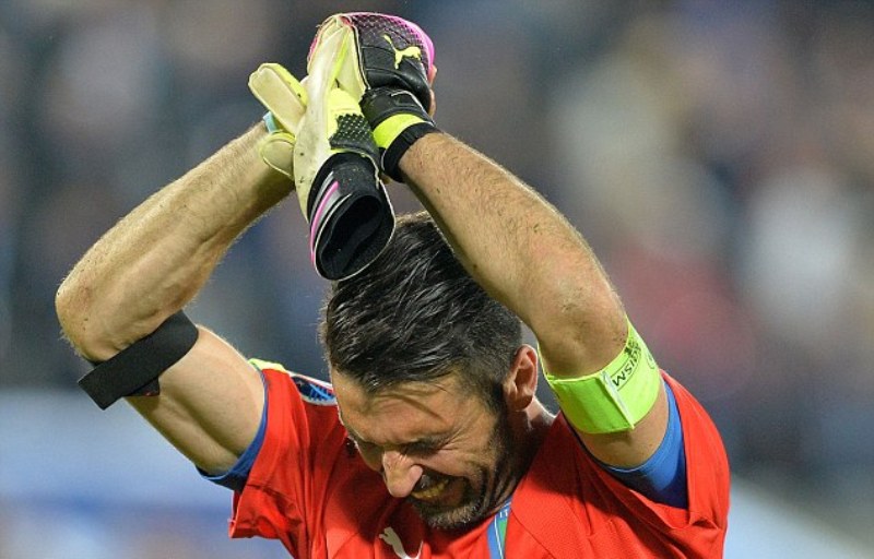 Buffon mewek usai Italia tersingkir di Euro 2016, bikin baper aja