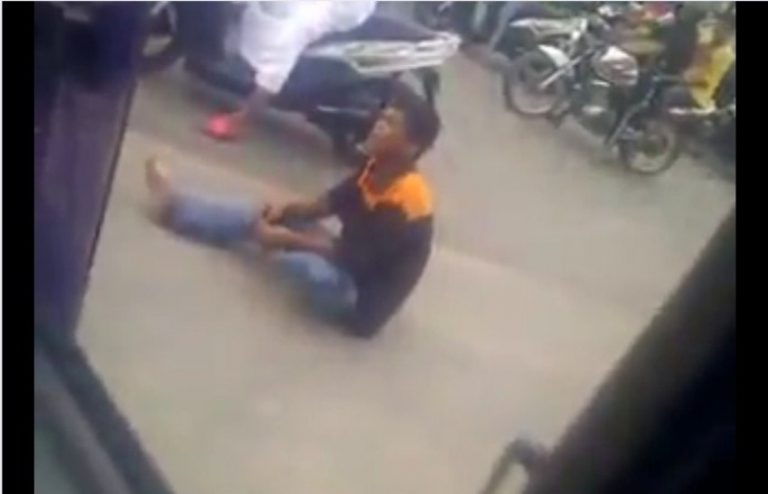 Minta belas kasihan dengan cara menipu tingkah pengemis ini bikin kesal 1