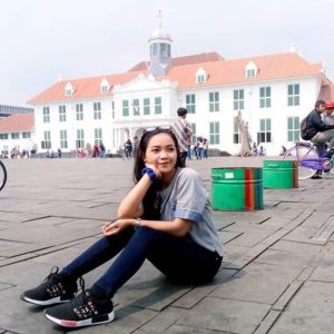 Kenalin nih Vivi Novia, driver ojek online berparas cantik yang bikin betah diboncengin