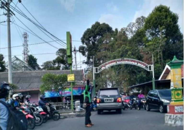 Aksi driver ojek online di perempatan jalan ini tuai pujian netizen sip mas lancar selalu rejekinya 2