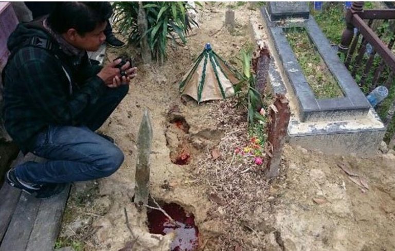 Heboh makam di Balikpapan keluarkan cairan merah dan berbau amis seperti darah