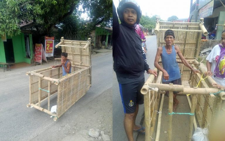Setiap hari pikul 3 sampai 5 bale bale bambu untuk dijual kuatnya kakek ini bikin salut sehat terus kek 1