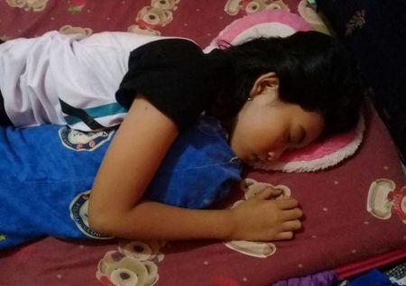 Sudah 10 hari gak bangun siswi berprestasi asal Kalimantan ini berubah jadi Putri Tidur min 1
