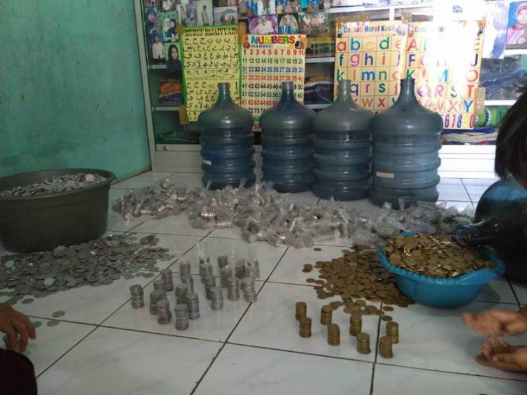 The power of recehan 5 tahun nabung orang ini berhasil penuhi 10 galon dengan uang koin hasilnya bikin tercengang 3