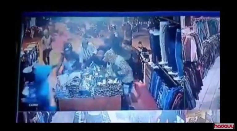 Nekat sekelompok remaja jarah toko pakaian di Depok