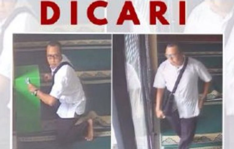 Berpura pura shalat pelaku pencurian uang di kotak amal masjid terekam kamera CCTV