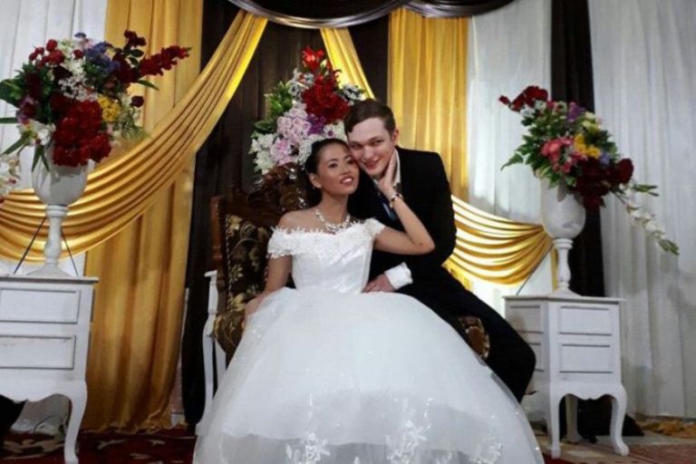 Bikin heboh warga Desanya gadis asal Wonogiri dinikahi bule tampan asal Selandia Baru