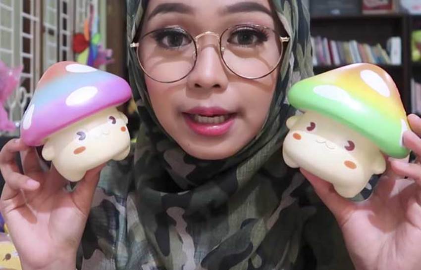 Ditantang adu panco Wulan Russell, youtuber Ria Ricis akhirnya buka suara