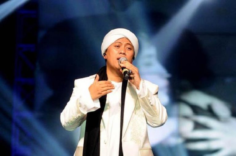 Heboh kabar Opick menikah lagi penyanyi lagu religi itu mengaku dirinya lebih buruk dari yang diberitakan