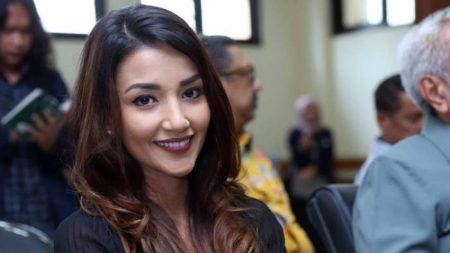 Lelah berdebat soal hak asuh anak dengan mantan suami Tsania Marwa laporkan Atalarik Syah ke polisi