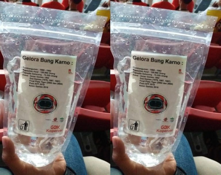 Memiliki kemasan unik minuman ini ngehits di stadion GBK saat laga Timnas vs Islandia