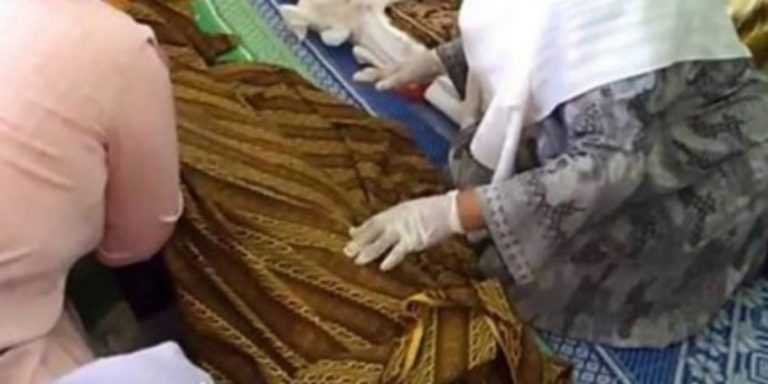 Menakjubkan pemandi jenazah ini saksikan mayat tiba tiba lahirkan seorang bayi