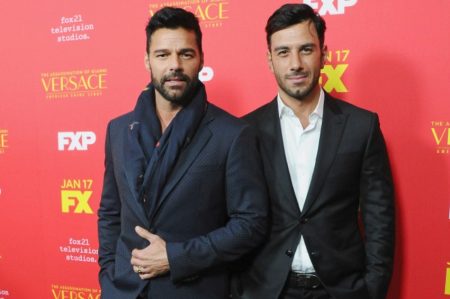 Mengejutkan penyanyi latin kenamaan Ricky Martin resmi nikahi tunangan prianya