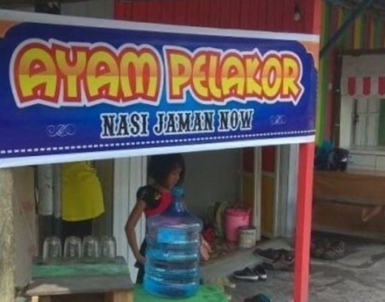 Warung ayam pelakor di Pangkalan Bun ini viral ternyata ada kisah sedih dibaliknya