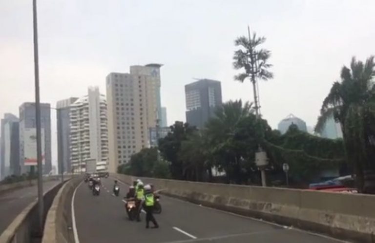 Berkendara seenaknya kelakukan para pemotor ini bikin naik darah