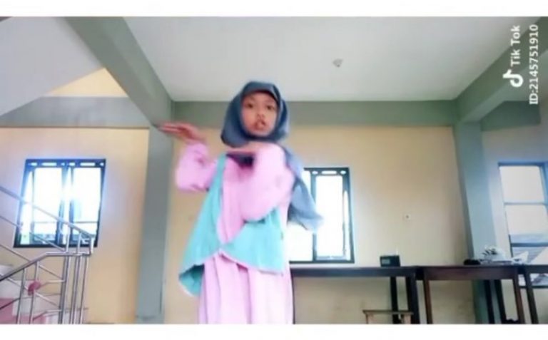 Goyang maju mundur kaya congcorang video joget coki coki gadis ini viral