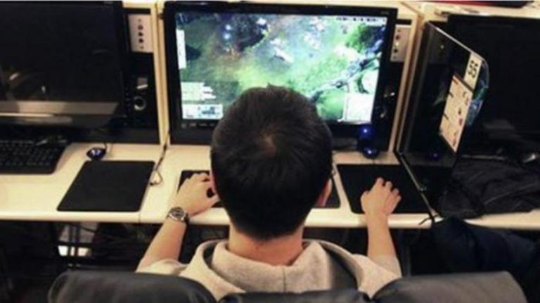 Kecanduan game online seorang anak pengidap leukemia habiskan tabungan ibunya hingga Rp 323 juta