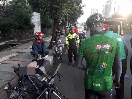 Kecelakaan di Jalan Gatot Subroto Jakarta Selatan