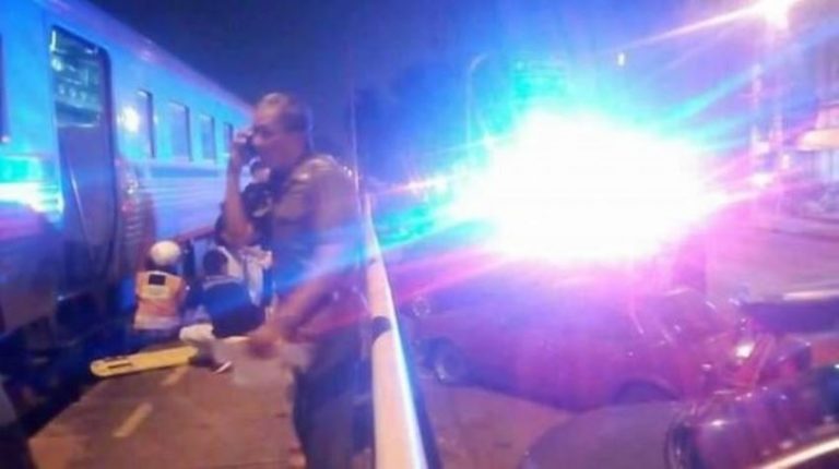 Selfie di rel dalam keadaan mabuk pasangan kekasih ini terseret kereta