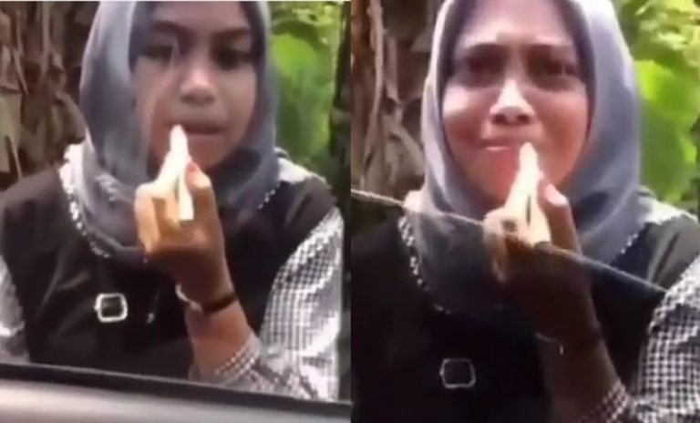 Asyik moles bibir dengan lipstik di depan mobil wanita ini malu nggak ketulungan saat pengemudi buka kaca