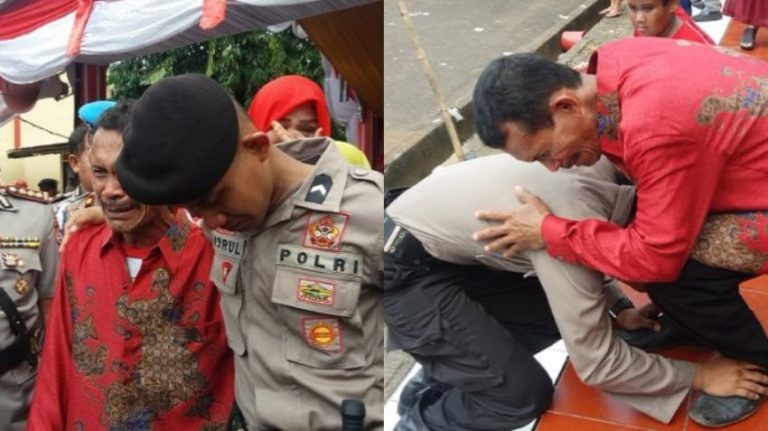 Dilantik jadi polisi Bripda Asrul cium kaki ayahnya kisahnya mengharukan