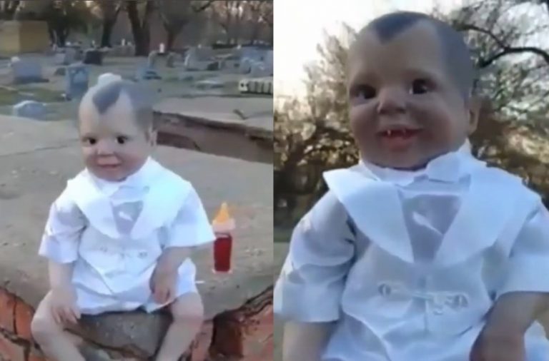 Duduk di atas pemakaman boneka ini seperti mengawasi orang disekitarnya lebih serem dari Annabelle