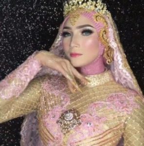 Awalnya meragukan, hasil makeup wanita ini bikin terkagum-kagum