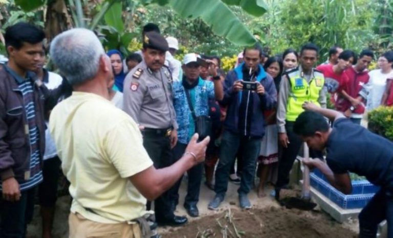Kerap didatangi sang ayah dalam mimpi anak ini nekat bongkar makam sang ayah yang diduga masih hidup