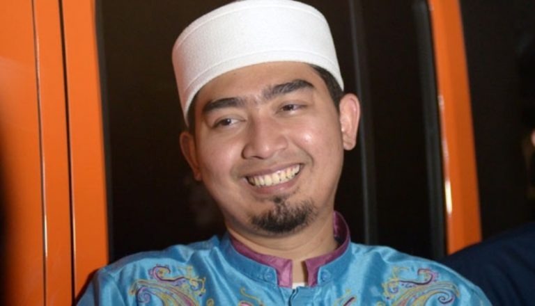 Cuplikan video call dengan wanita lain viral Ustadz Solmed beri penjelasan