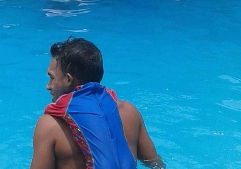 Bikin galfok foto bapak dan anak ini seketika buat netizen bingung dimana kepalanya
