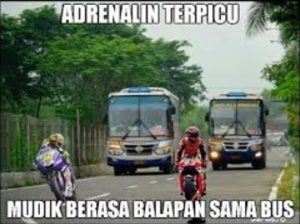 10 meme mudik yang bisa ngusir jenuh saat di perjalanan, dijamin bikin ngakak!