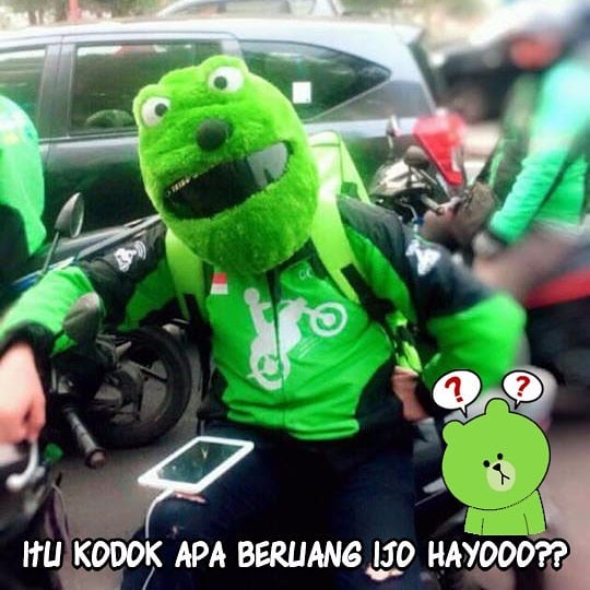 Gaya kocak driver ojek online bikin penumpangnya auto salah tingkah