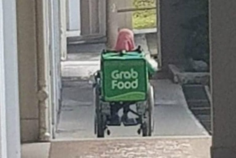 Seorang wanita penyandang disabilitas jadi driver GrabFood kisahnya bikin hati terenyuh
