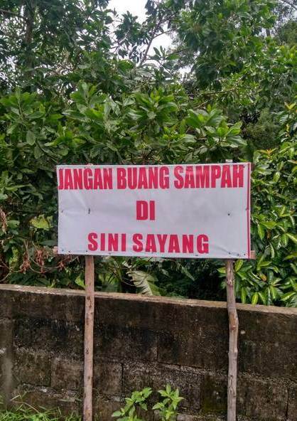 papan-papan peringatan paling kocak