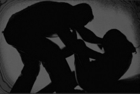 Ditahan Secara Ilegal Wanita India Diperkosa dan Dianiaya 7 Polisi