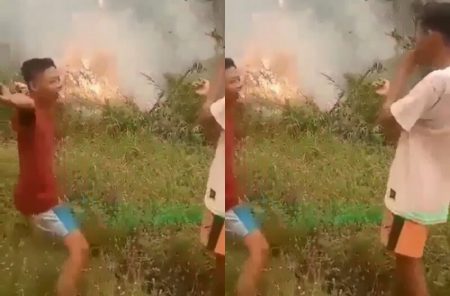 Gembira karena diliburkan sekolah aksi dua bocah joget di kebakaran lahan jadi viral