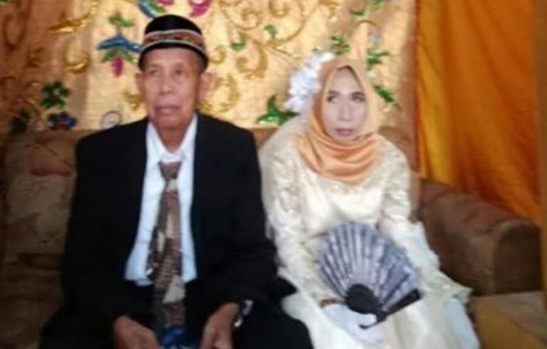 Lagi lagi viral pernikahan beda usia kini kakek 80 tahun di Sulawesi Selatan nikahi wanita 40 tahun