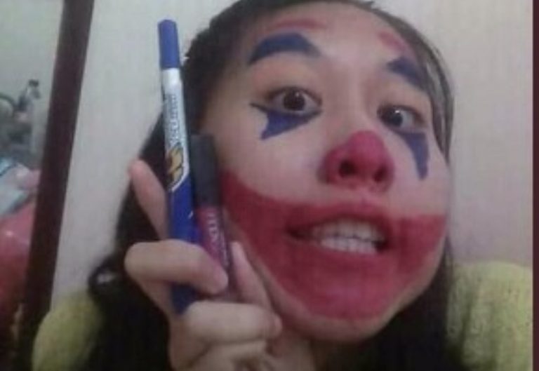 Niat hati ingin mengikuti trend dengan dandan ala joker pakai spidol nasib cewek ini justru apes