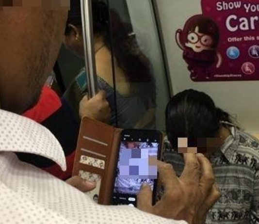Pura-pura bermain HP, ternyata cowok ini diam-diam foto bagian dada cewek di dalam MRT