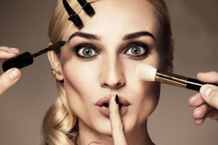 Tips memilih makeup untuk kulit berjerawat