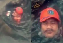Demi punguti sampah yang menyumbat, anggota PPSU rela menyelam di selokan kotor