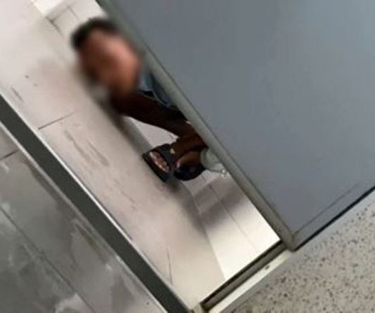 Intip wanita di toilet pom bensin, aksi cabul pria ini terekam kamera ponsel