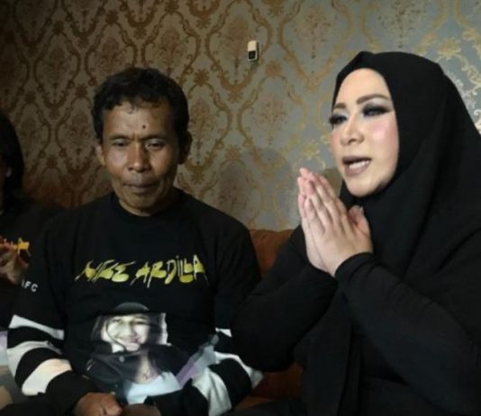 Penuh haru, mantan asisten Nike Ardilla bertemu Melly Goeslaw usai 20 tahun tak berjumpa