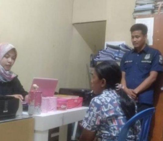 Tak manusiawi! Seorang ibu tega paksa anak ngemis demi modal arisan