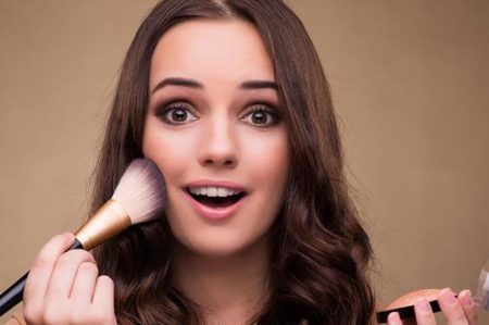 Tips makeup tahan lama untuk Anda yang mempunyai wajah berminyak